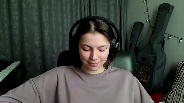 CutieAnny online show from March 20, 2026, 6:51 am