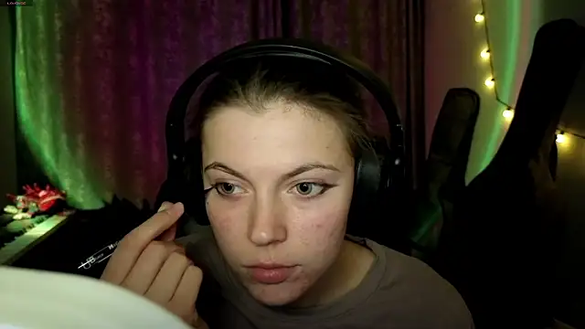 CutieAnny online show from March 29, 2026, 8:09 pm