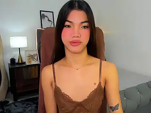 CassieSommereux online show from October 9, 2025, 6:33 am