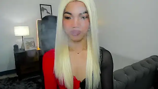 CassieSommereux online show from October 13, 2025, 4:34 am