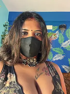 Snapshot of V-Hot-Sweti chatting on June 21, 2026, 5:04 pm V-Hot-Sweti online show from June 21, 2026, 5:04 pm