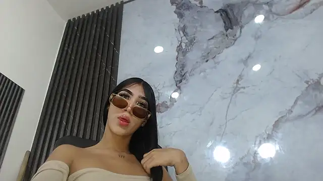 CamelyHott online show from October 12, 2025, 7:24 pm