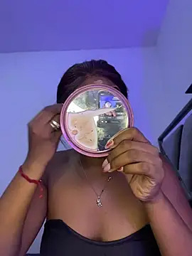 zaracollins01 online show from June 24, 2026, 8:08 pm