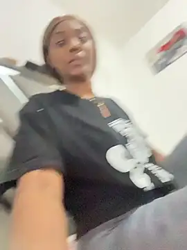 zaracollins01 online show from July 3, 2026, 12:17 am