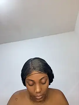 zaracollins01 online show from July 7, 2026, 6:12 pm