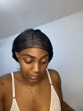 zaracollins01 online show from July 9, 2026, 10:36 pm