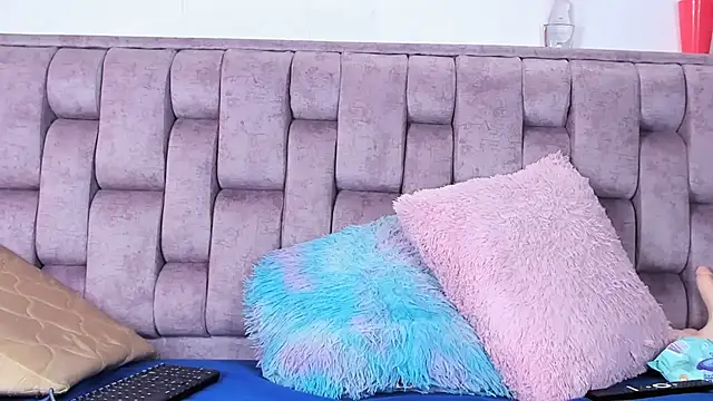 Alexa-Hunter online show from October 29, 2025, 7:59 pm