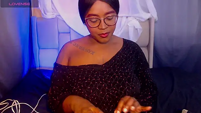 Mimi Gil online show from February 14, 2026, 1:19 pm