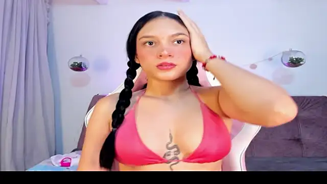 violet 77711 online show from December 21, 2025, 11:45 pm