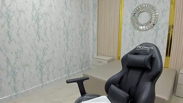 KatyBlondee online show from November 17, 2025, 3:12 am