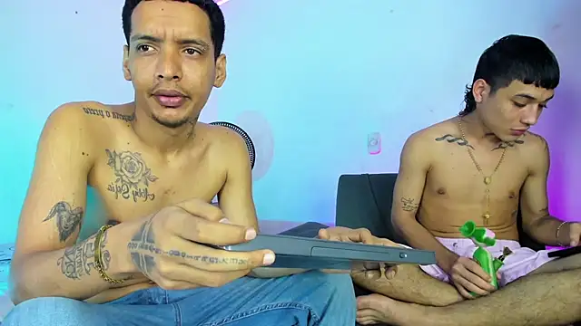 twinkDuohot online show from April 24, 2026, 1:30 am