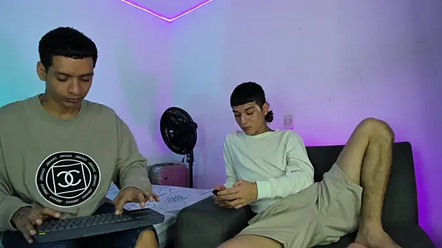 twinkDuohot online show from April 26, 2026, 1:03 am