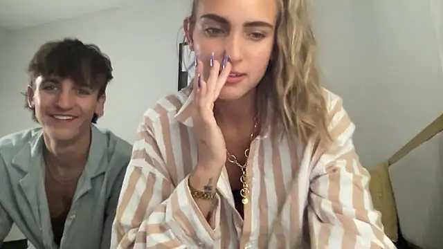 ShaniRea online show from October 1, 2025, 3:12 am