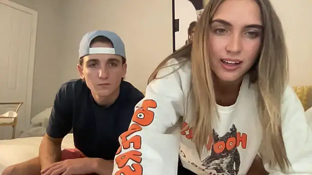 ShaniRea online show from November 19, 2025, 3:17 am