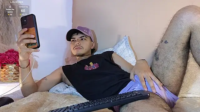 Snowlann online show from November 12, 2025, 11:32 am