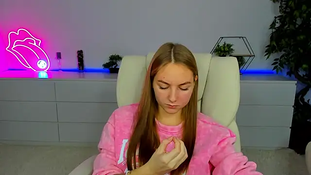 MilaAddams online show from November 16, 2025, 6:41 am