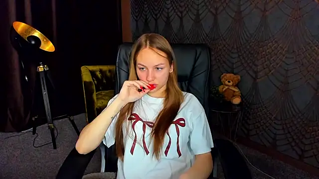 Snapshot of MilaAddams chatting on July 7, 2026, 5:32 am MilaAddams online show from July 7, 2026, 5:32 am