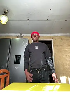Snapshot of Hluga_25 chatting on July 17, 2026, 6:53 am Hluga 25 online show from July 17, 2026, 6:53 am