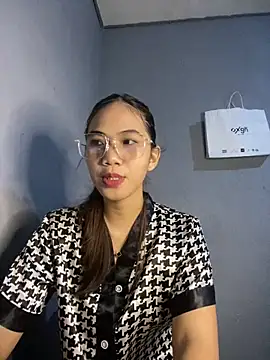 Snapshot of Shy_SexyLady chatting on May 23, 2026, 11:47 am Shy SexyLady online show from May 23, 2026, 11:47 am
