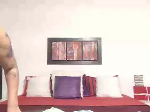 OSHYRIS online show from September 16, 2025, 5:47 pm