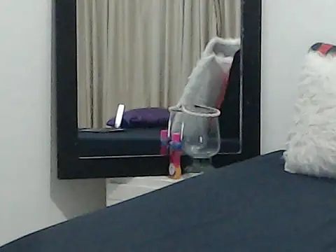 OSHYRIS online show from October 18, 2025, 11:49 pm