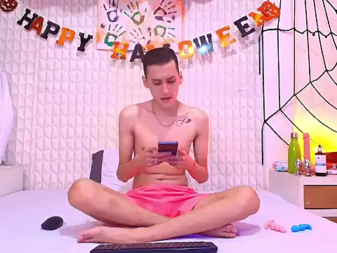 LuigiMarchetti online show from October 29, 2025, 7:43 am