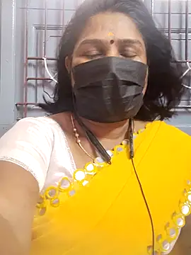Snapshot of Tamil_Azhaghi25 chatting on June 18, 2026, 11:36 am Tamil Azhaghi25 online show from June 18, 2026, 11:36 am