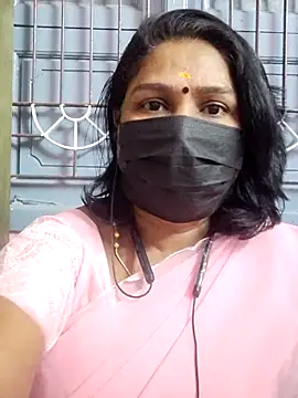 Snapshot of Tamil_Azhaghi25 chatting on June 24, 2026, 1:32 pm Tamil Azhaghi25 online show from June 24, 2026, 1:32 pm