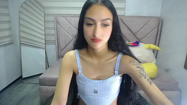 Tifany v online show from September 23, 2025, 8:12 pm