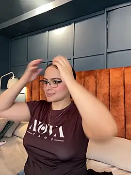 Tayler Kim online show from March 24, 2026, 4:45 pm