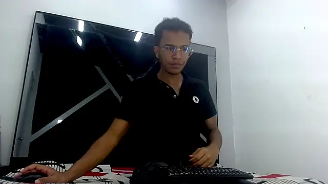 aston xvera online show from November 28, 2025, 10:56 pm