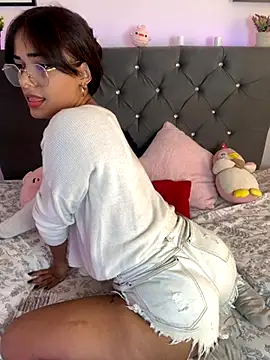 Im Lyan online show from October 4, 2025, 3:32 pm