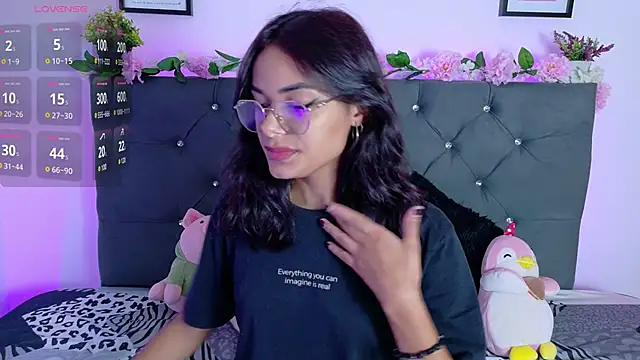 Im Lyan online show from November 2, 2025, 2:14 am