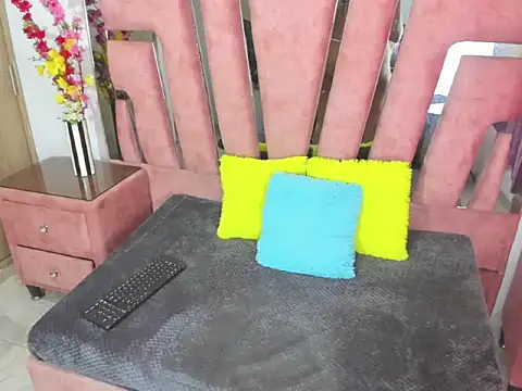 MaraKarly online show from April 23, 2026, 6:54 pm