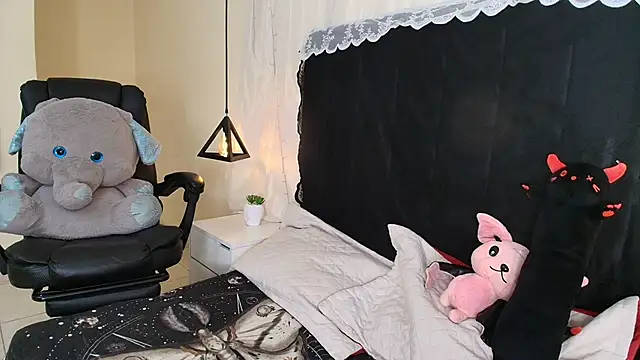 IvyBelle  online show from April 21, 2026, 11:27 am