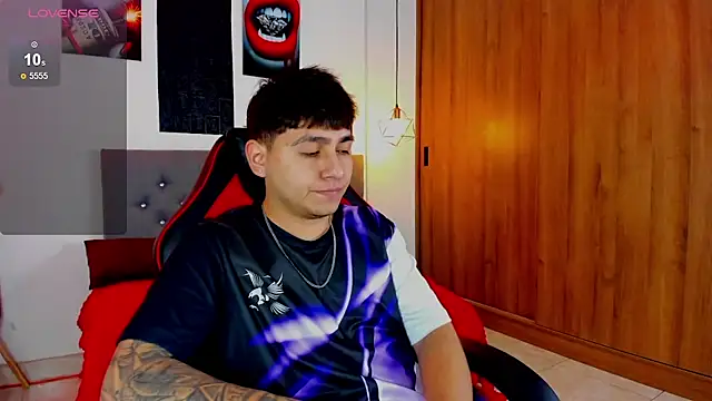 Nicolas James Sc online show from December 19, 2025, 1:51 pm