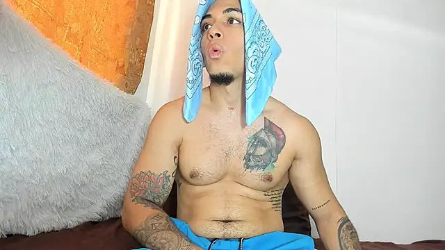 Snapshot of magic_mike_26 chatting on May 12, 2026, 6:05 pm magic mike 26 online show from May 12, 2026, 6:05 pm
