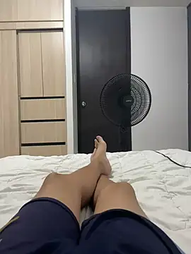 Snapshot of regina_mills_milk chatting on October 12, 2025, 5:17 am regina mills milk online show from October 12, 2025, 5:17 am