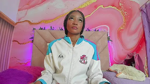 Taylor oriana  online show from September 29, 2025, 10:53 am