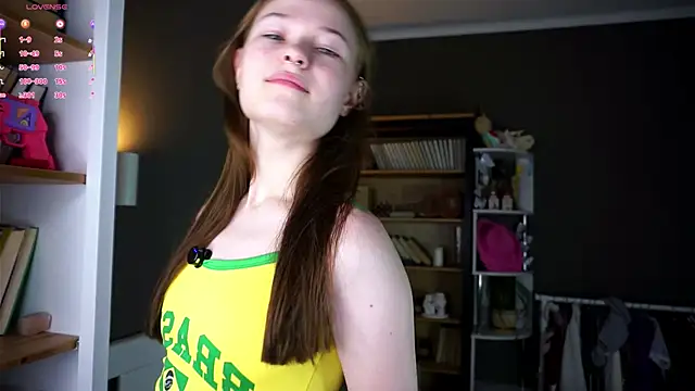 LynHillaire online show from December 20, 2025, 11:17 am