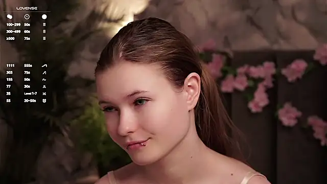 Snapshot of LynHillaire chatting on May 23, 2026, 12:20 pm LynHillaire online show from May 23, 2026, 12:20 pm