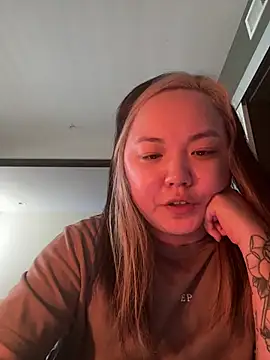 Snapshot of violet_lin chatting on April 14, 2026, 6:25 pm violet lin online show from April 14, 2026, 6:25 pm