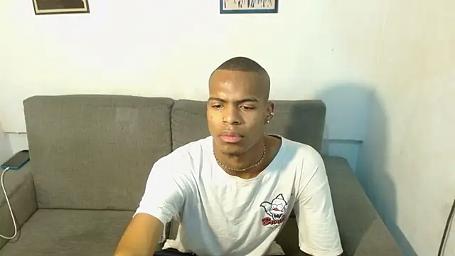 criss zuri online show from October 6, 2025, 11:51 am