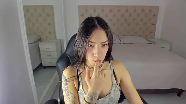 AlliceCopper online show from October 13, 2025, 2:50 pm