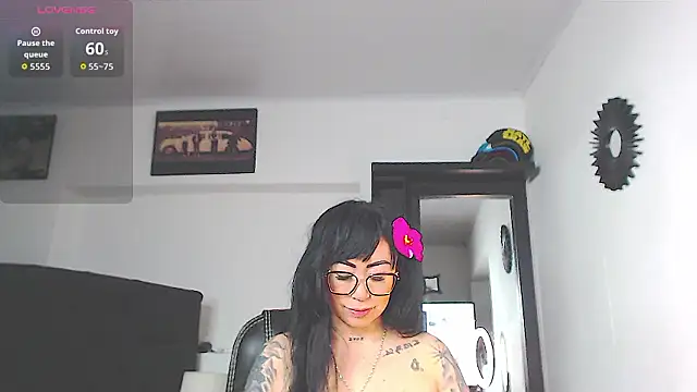 Vicky hotmilf online show from March 12, 2026, 11:16 am