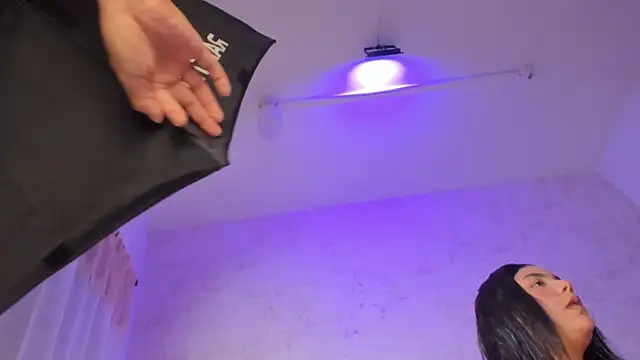 Mia and lexy online show from March 29, 2026, 3:06 am