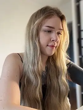 elliss  online show from September 17, 2025, 6:15 am