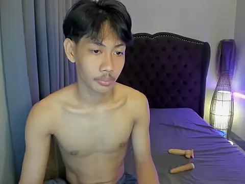 Snapshot of fucking_hot2 chatting on January 6, 2026, 2:26 am fucking hot2 online show from January 6, 2026, 2:26 am