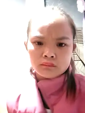 xinhxinhcute online show from September 11, 2025, 10:32 pm