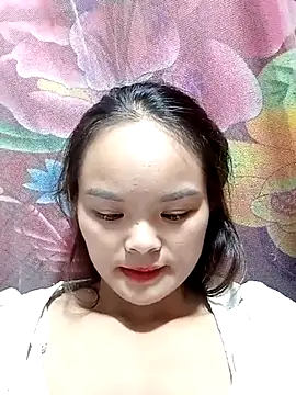 xinhxinhcute online show from October 6, 2025, 2:14 pm